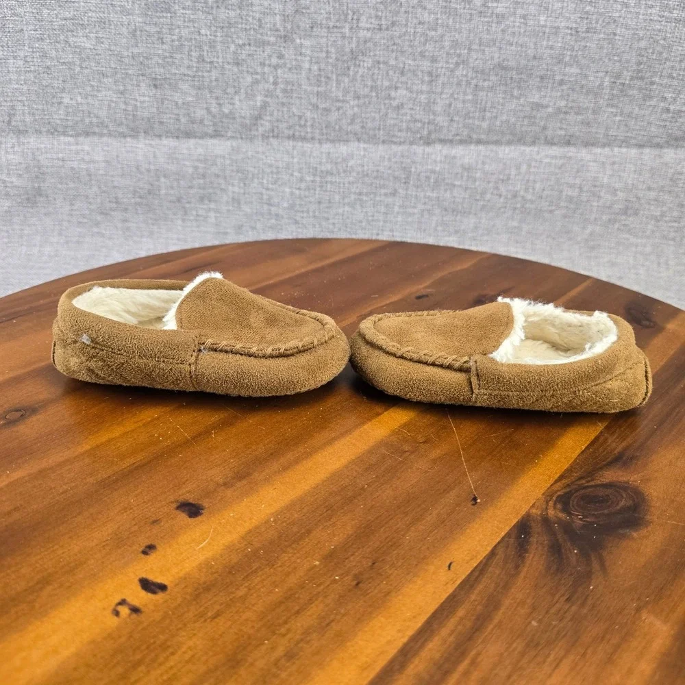The Children's Place Brown Moccasin‎ Slippers Kids Size 6-7 Plush Lined